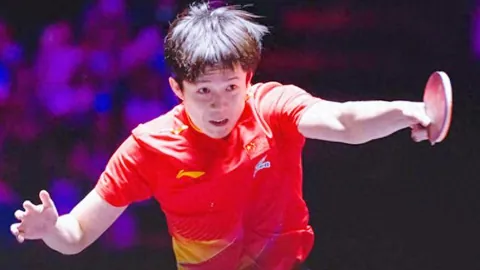 “阿森纳战平僵局未破！33射空门失利，2月困局：两连败仅1分，与利物浦分差扩大至13分。”